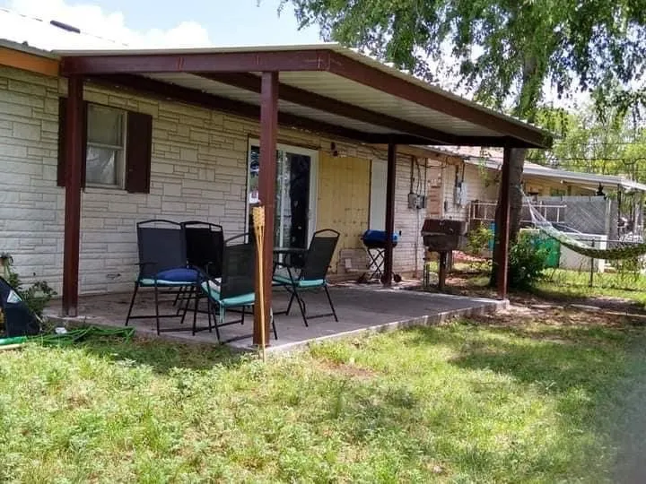 Trusted vinyl fence installation in Ballinger, TX by Bean Welding & Construction