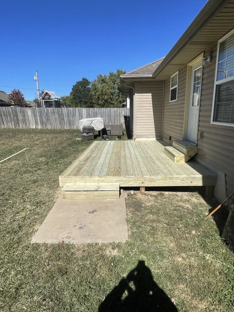 Top-rated vinyl fence installation experts serving Springfield, MO - Bear Bros