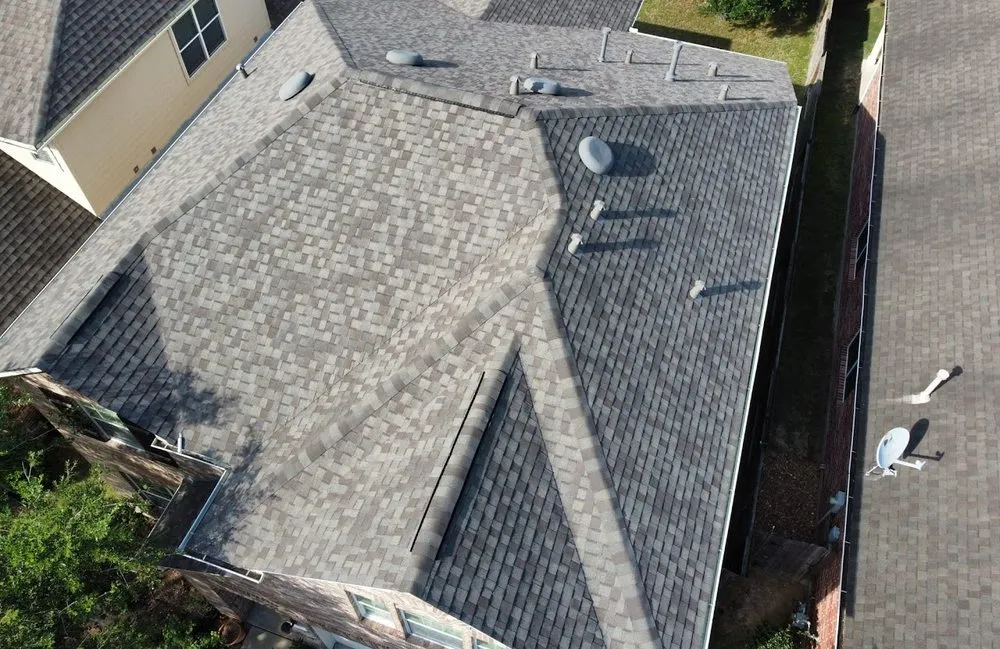 Reliable wood fence service in Fulshear, TX by Bencle Services