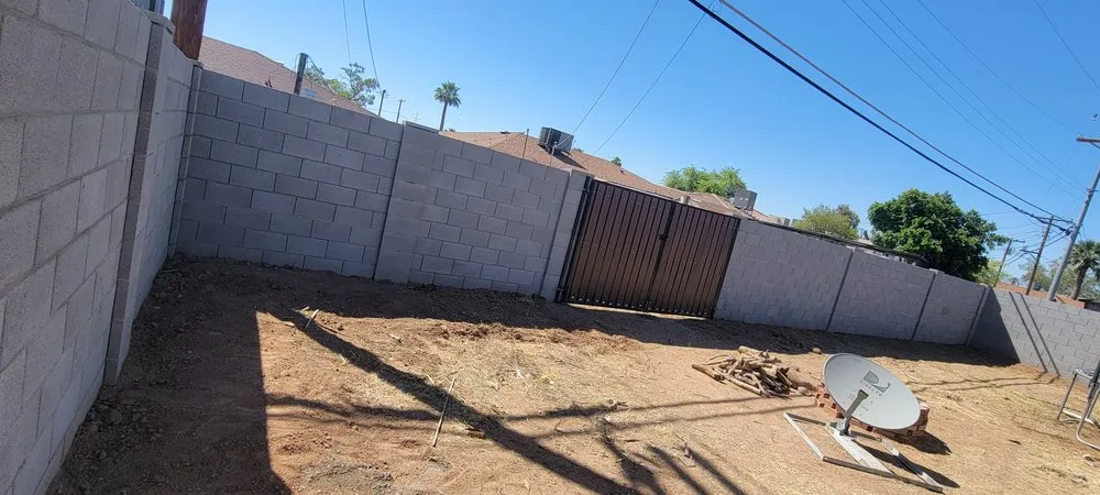 Quality chain link fencing service in Phoenix, AZ - Block & Gates