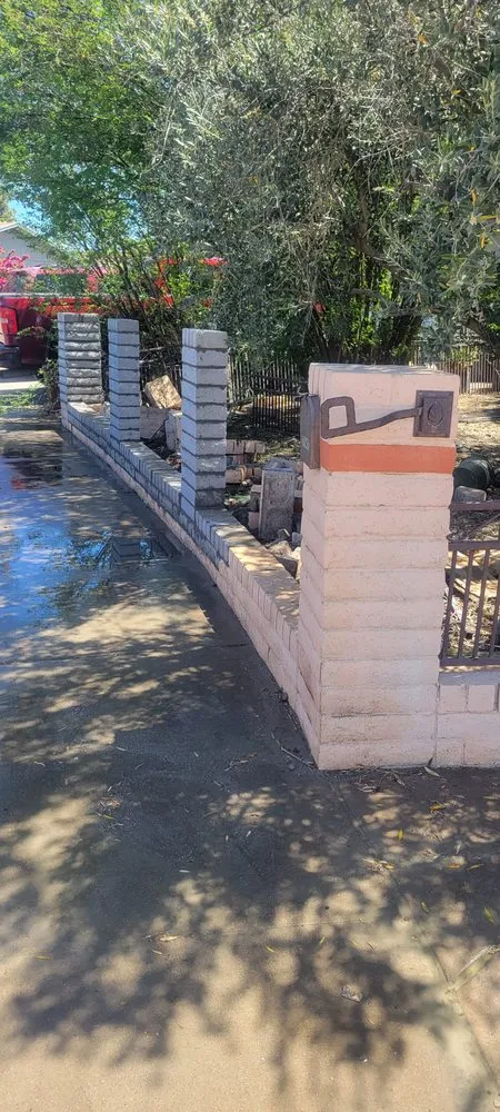 Expert chain link fencing experts serving Phoenix, AZ - Block & Gates