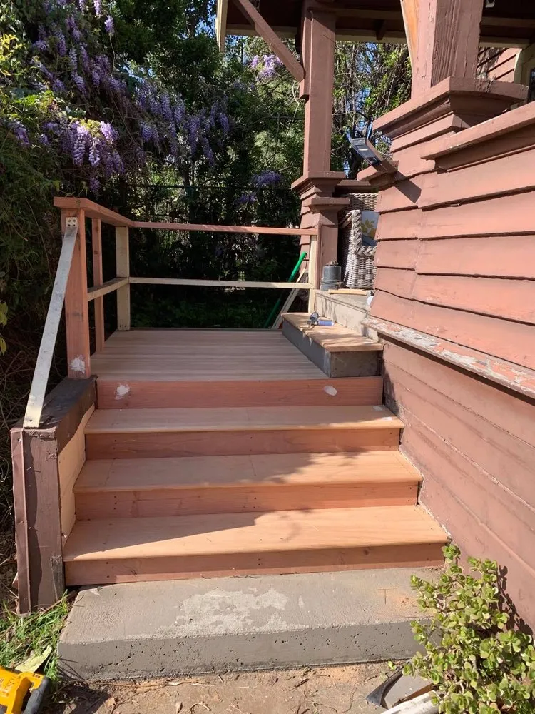 Local wood fence service in Berkeley, CA by Bluebird Fixit