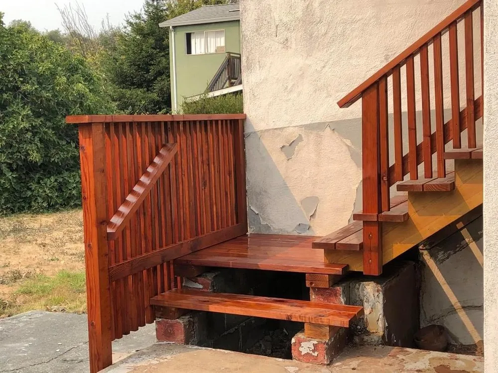 Top-rated vinyl fence installation in Berkeley, CA by Bluebird Fixit