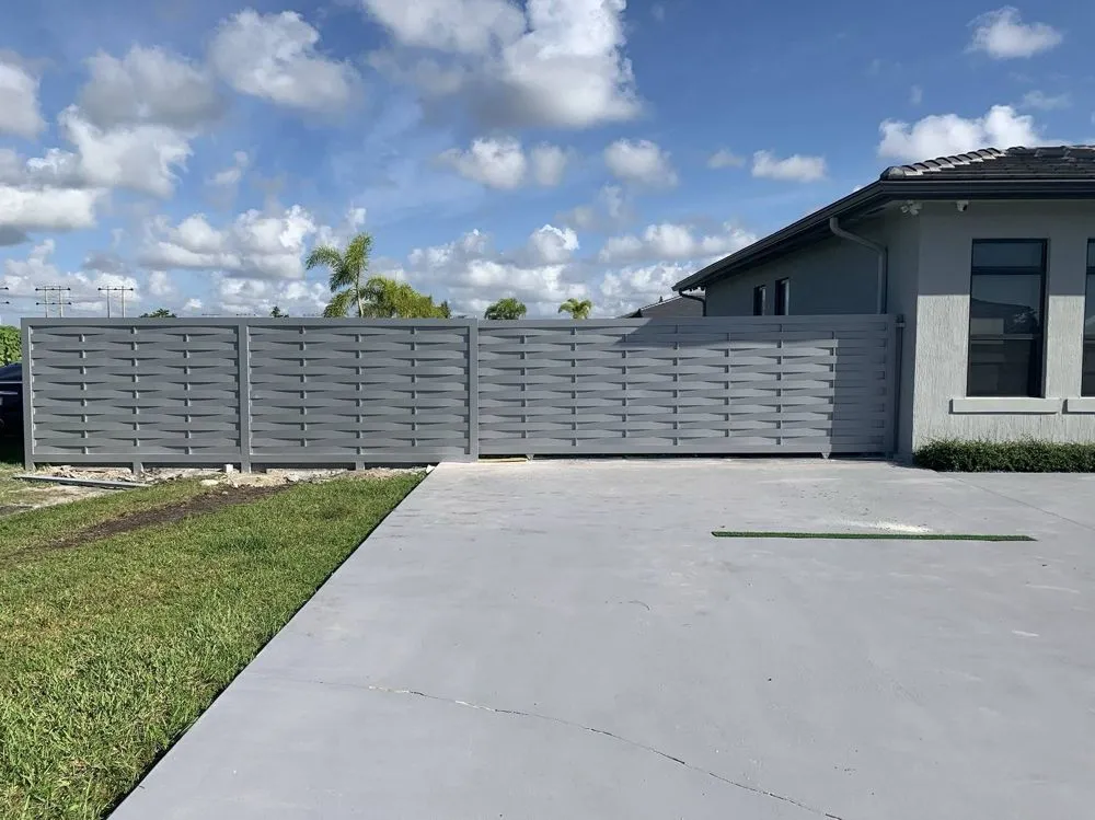 Expert fence repair service in Miami, FL - B&R Decor