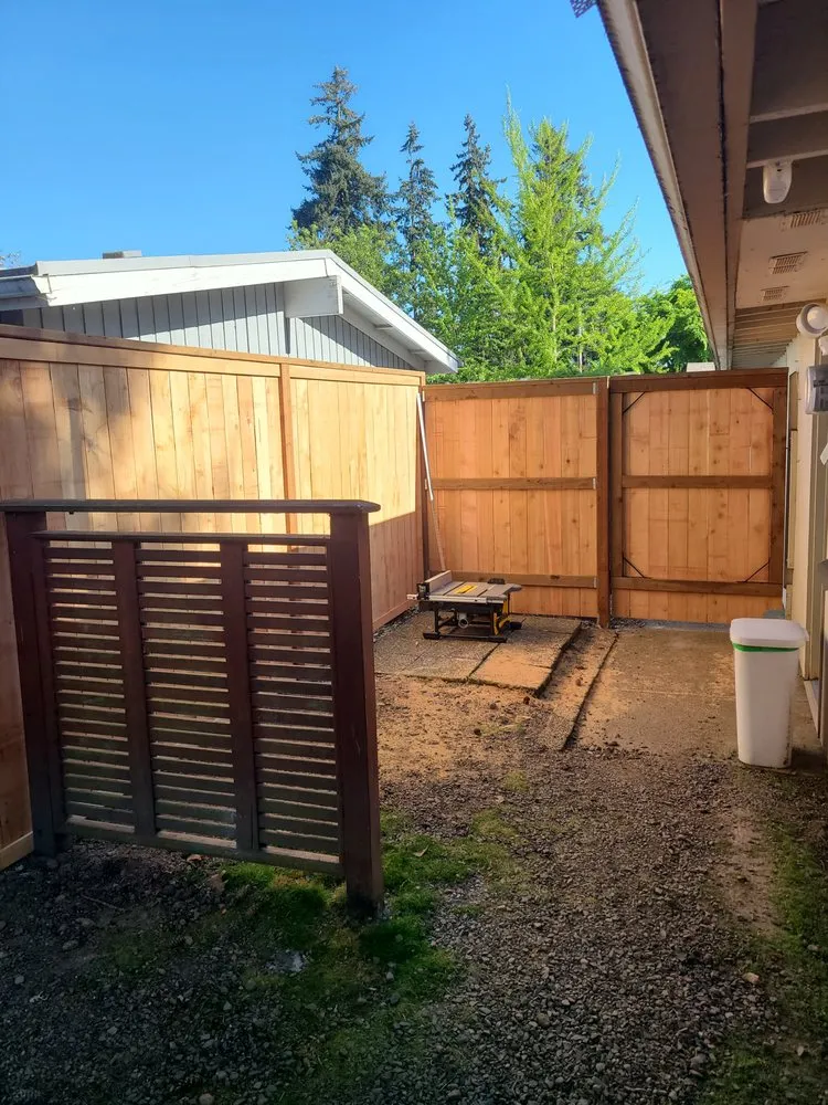 Professional vinyl fence installation service in Eugene, OR - Bradley & Son