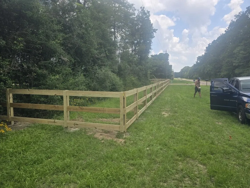 Expert fence repair for homes in Conroe, TX by Burrell Ventures