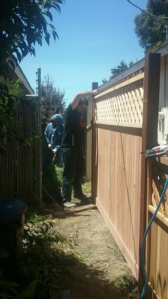 Trusted vinyl fence installation experts serving Pinole, CA - BW Engineering