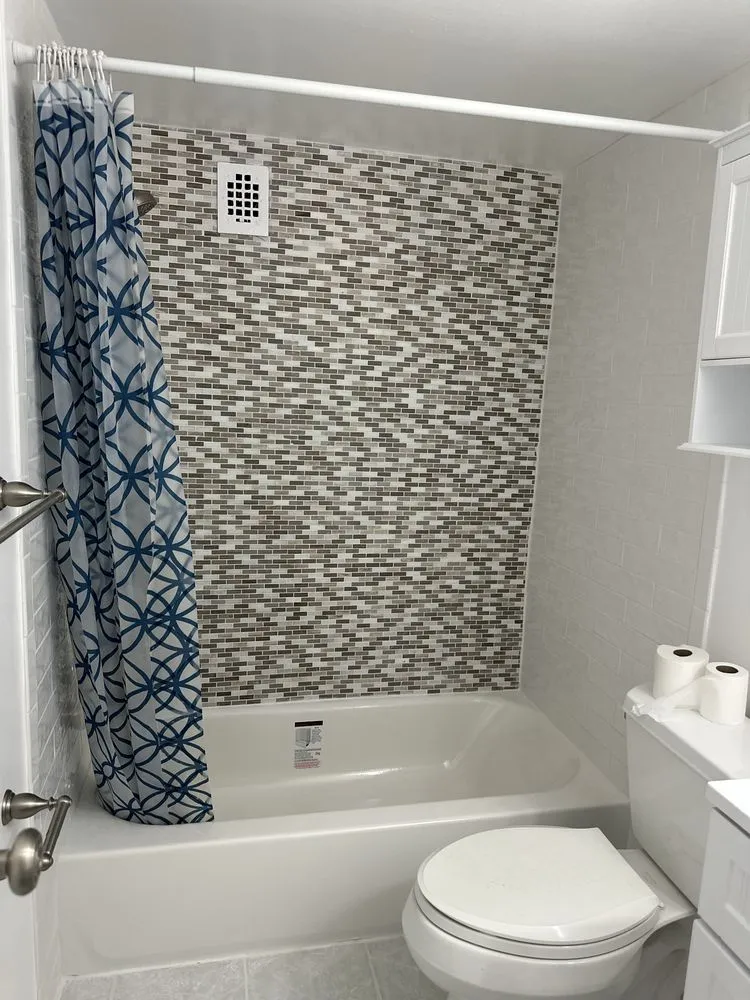 Quality vinyl fence installation service in Silver Spring, MD - Carpenter Chipix