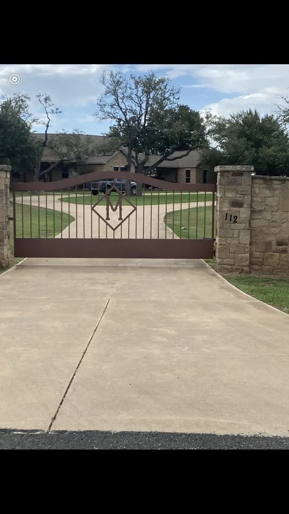 Affordable fence repair in Georgetown, TX by Carter’s Designs