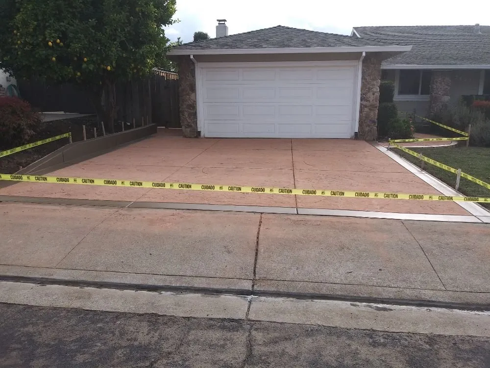 Top-rated vinyl fence installation for homes in Tracy, CA by Cedano Construction