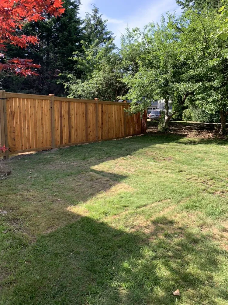 Trusted vinyl fence installation service in Everett, WA - CMW Construction