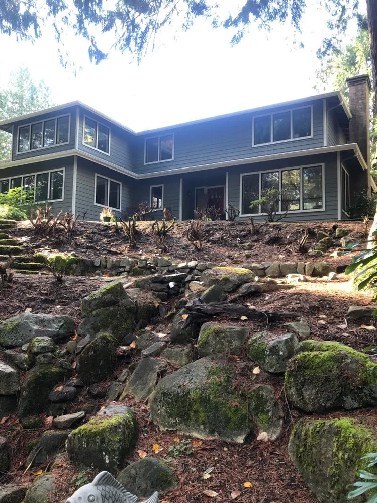 Affordable wood fence service experts serving Everett, WA - CMW Construction