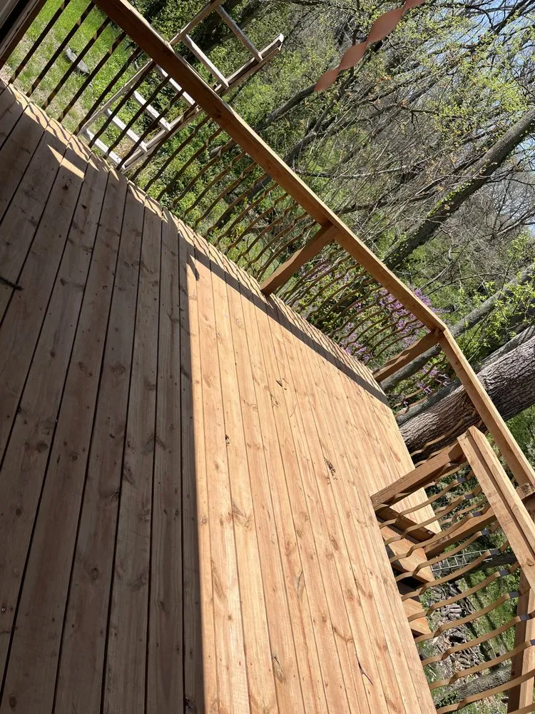 Expert vinyl fence installation experts serving Liberty, MO - Codes Decking & Fencing