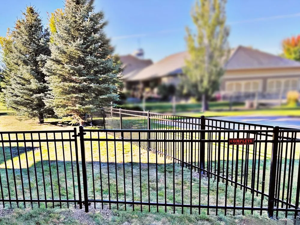 Top-rated wood fence service experts serving Tea, SD - Complete Fence
