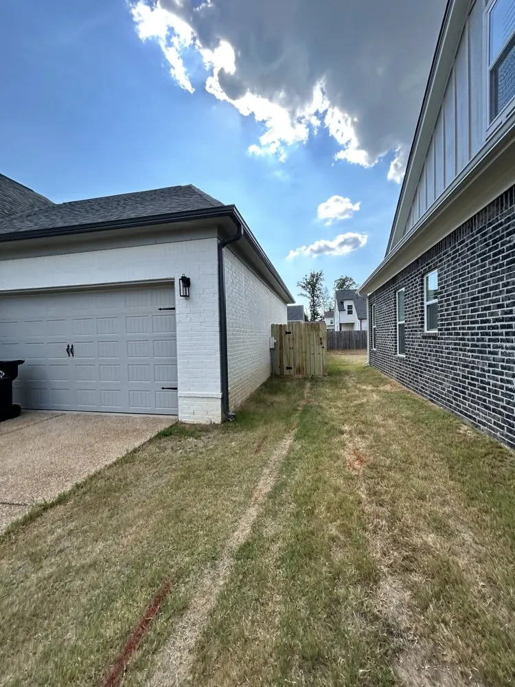 Top-rated vinyl fence installation experts serving Hernando, MS - Complete Renovations