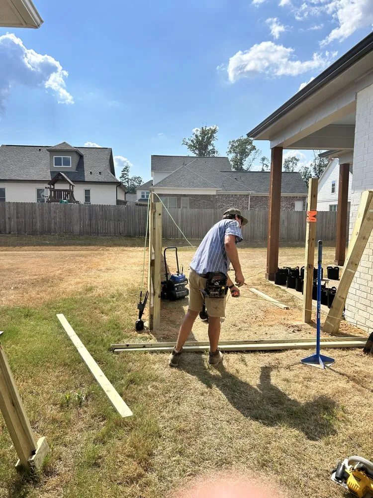 Top-rated fence repair in Hernando, MS by Complete Renovations