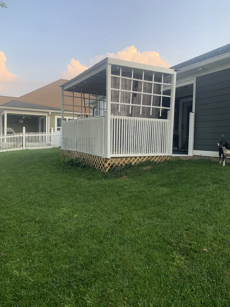 Expert fence repair experts serving Morehead, KY - Construction