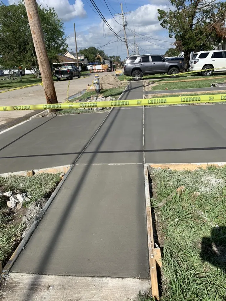 Quality wood fence service for homes in Luling, LA by Construction World