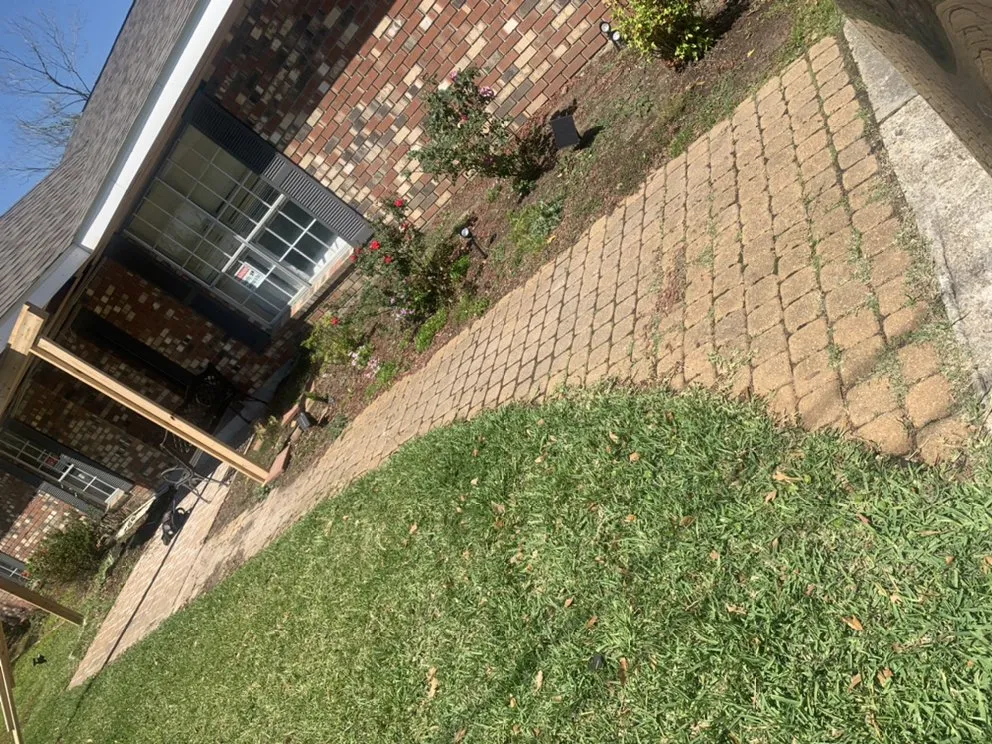 Affordable fence installation for homes in Luling, LA by Construction World