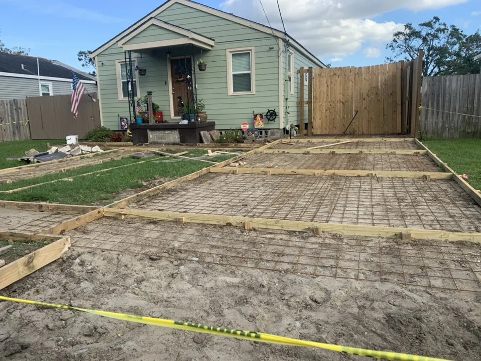 Local wood fence service for homes in Luling, LA by Construction World