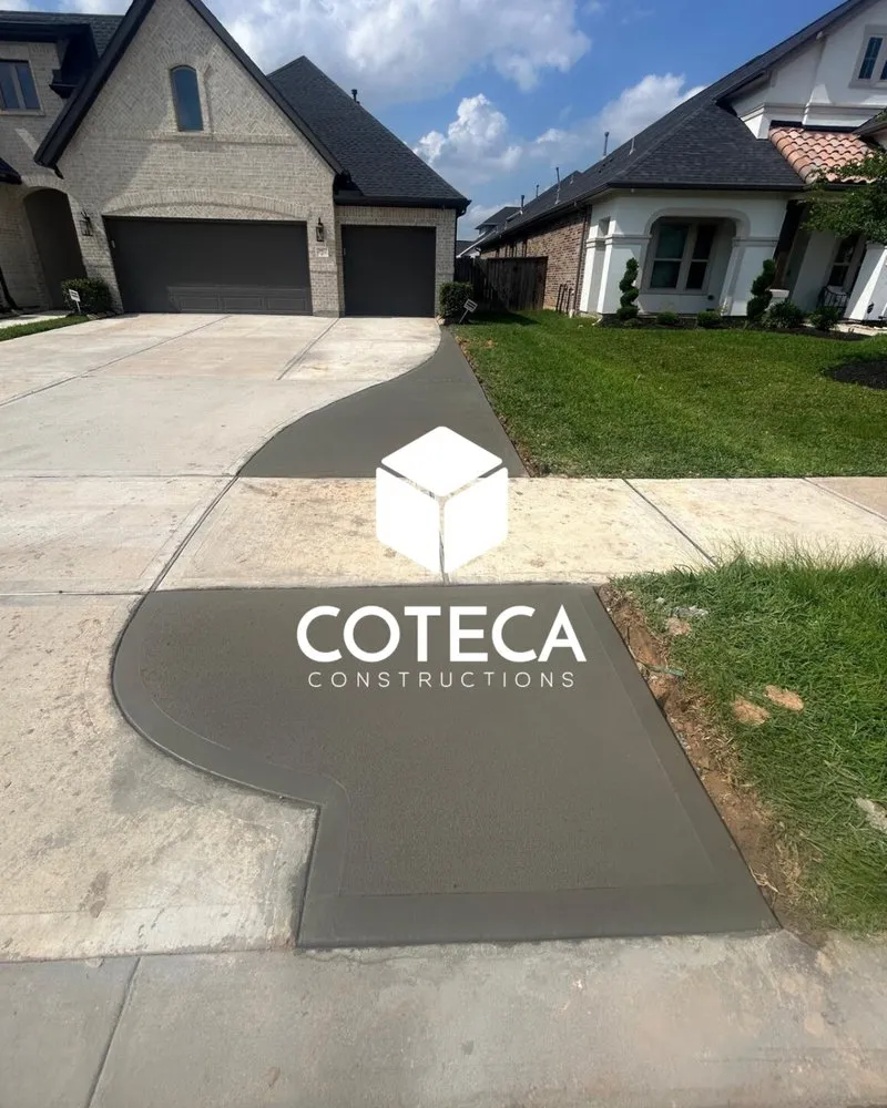 Professional privacy fencing for homes in Katy, TX by Coteca