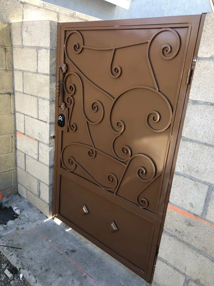 Reliable vinyl fence installation for homes in Compton, CA by Crown Welding