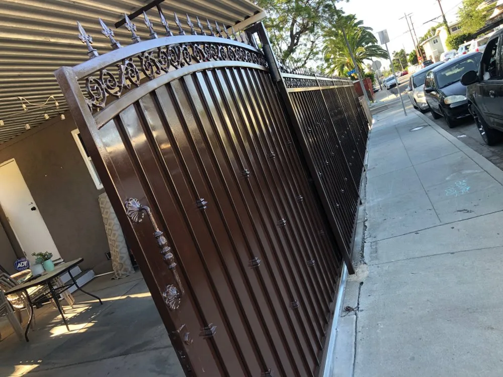 Trusted chain link fencing for homes in Compton, CA by Crown Welding