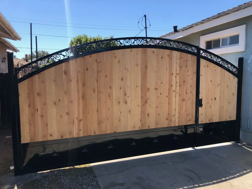 Affordable vinyl fence installation in Compton, CA by Crown Welding