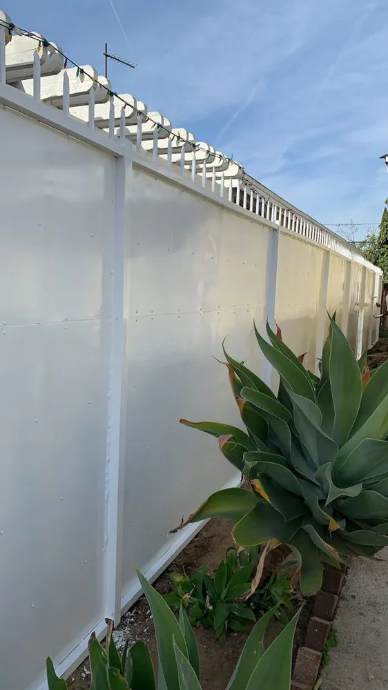 Local chain link fencing for homes in Compton, CA by Crown Welding