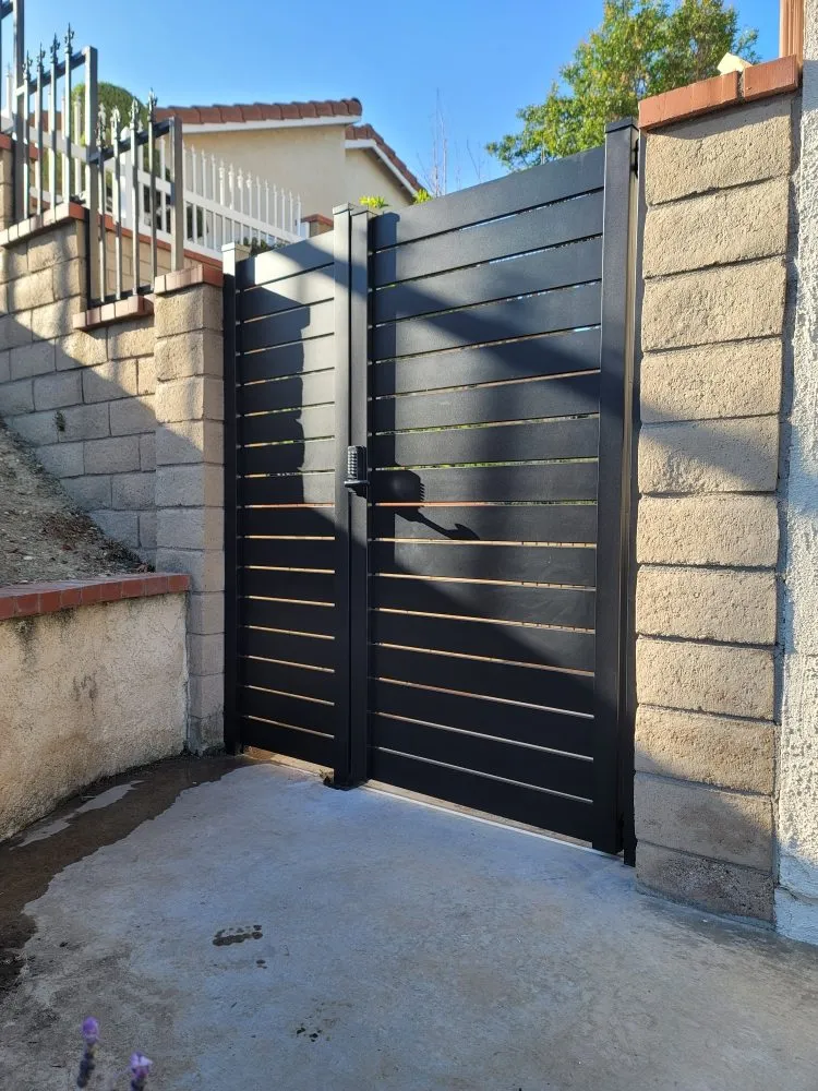 Top-rated fence installation for homes in Compton, CA by Cuadras Fence