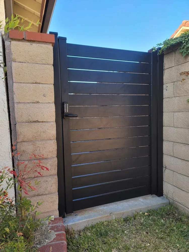 Affordable fence repair service in Compton, CA - Cuadras Fence