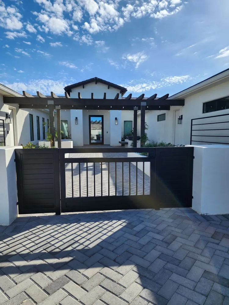 Top-rated privacy fencing experts serving Mesa, AZ - Custom Gates
