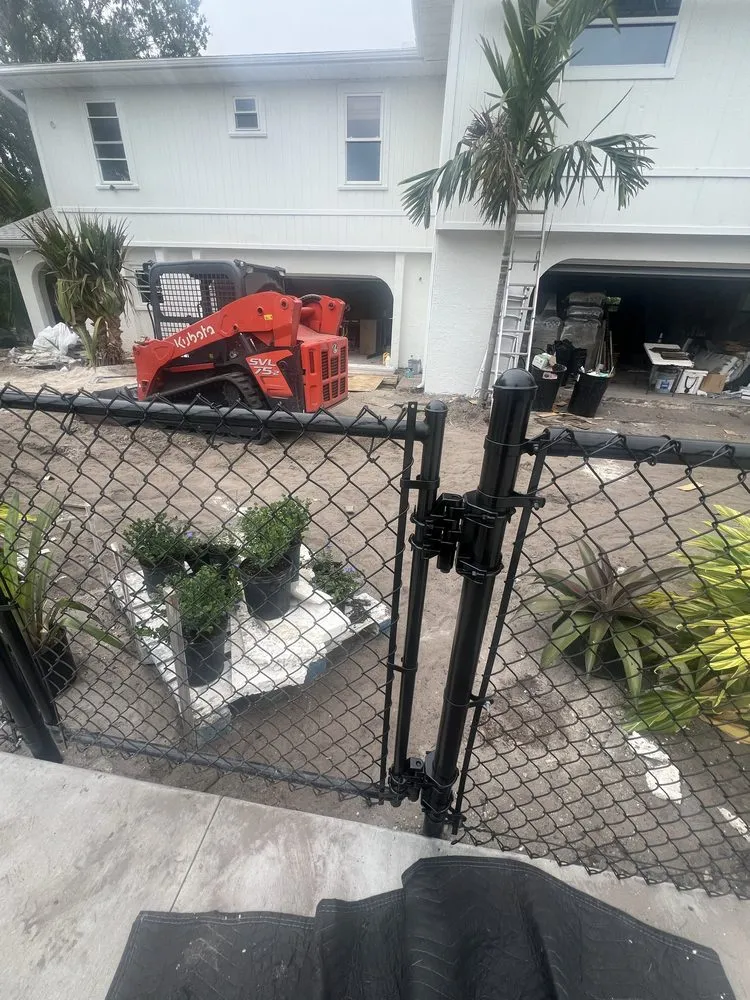 Top-rated fence repair for homes in Parrish, FL by Cyclone Carpentry