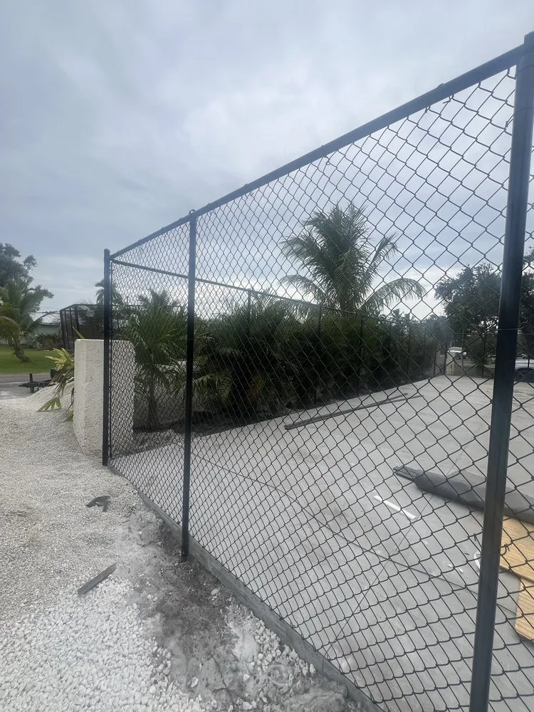 Local chain link fencing experts serving Parrish, FL - Cyclone Carpentry