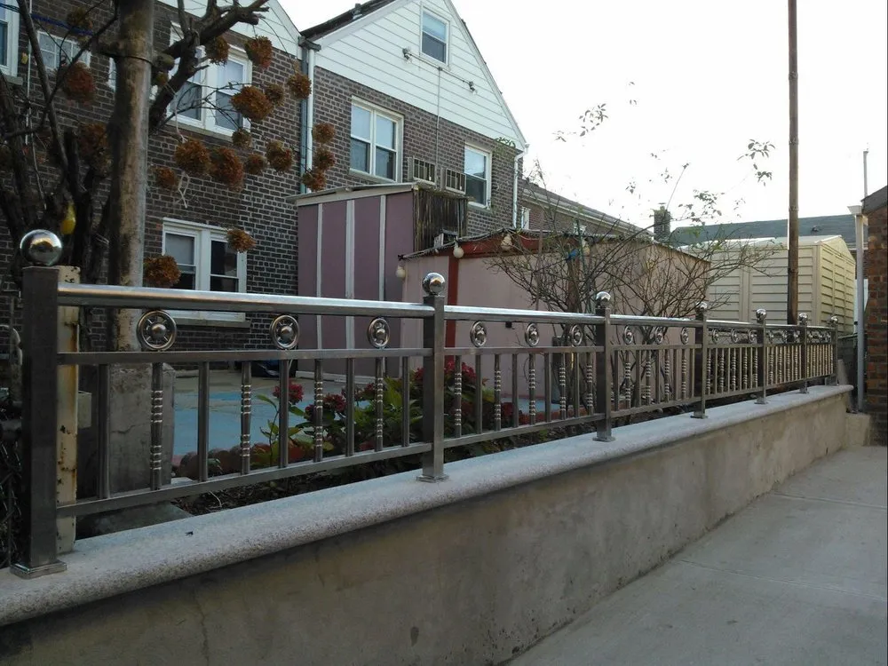Top-rated privacy fencing for homes in Bronx, NY by Daqiang