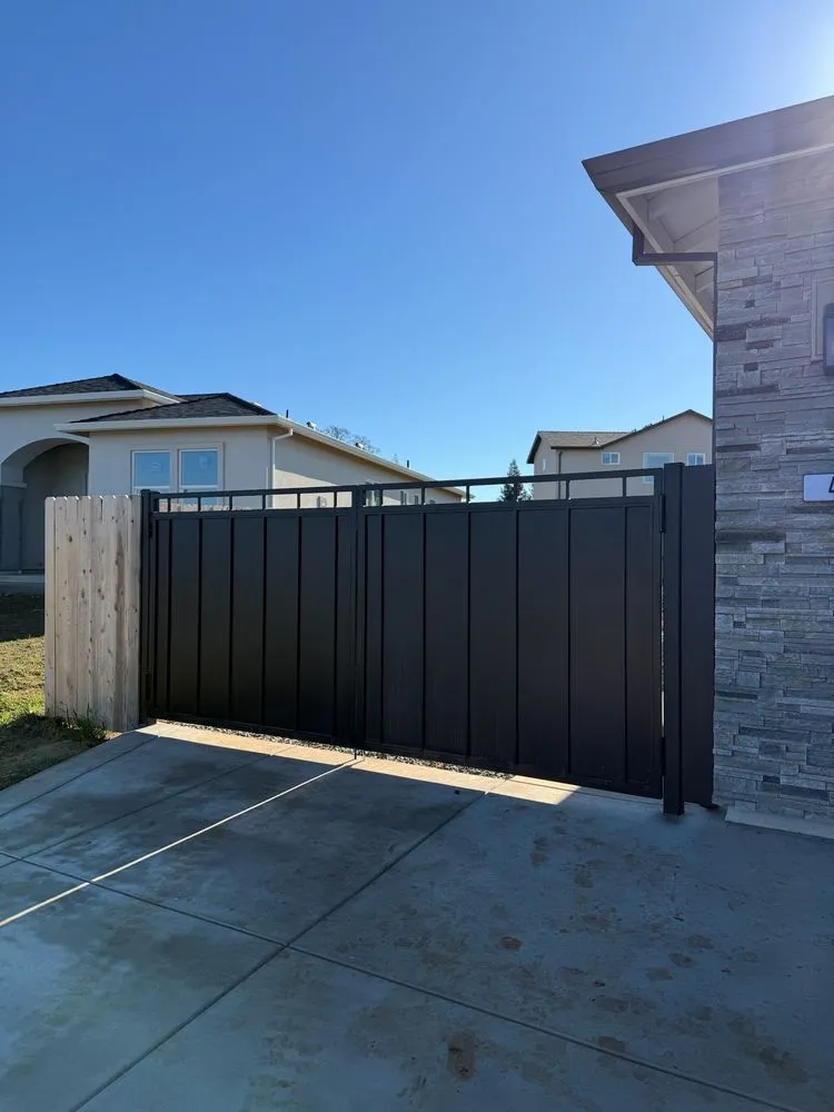 Affordable wood fence service service in Loomis, CA - DC Controls