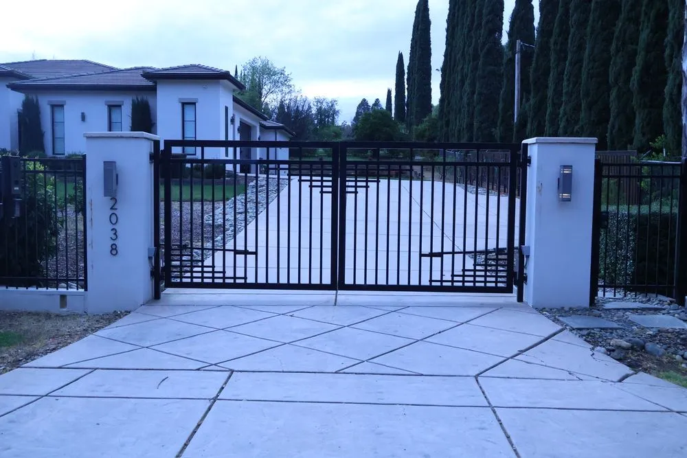 Professional chain link fencing for homes in Loomis, CA by DC Controls