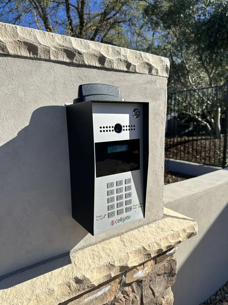 Quality fence repair experts serving Loomis, CA - DC Controls