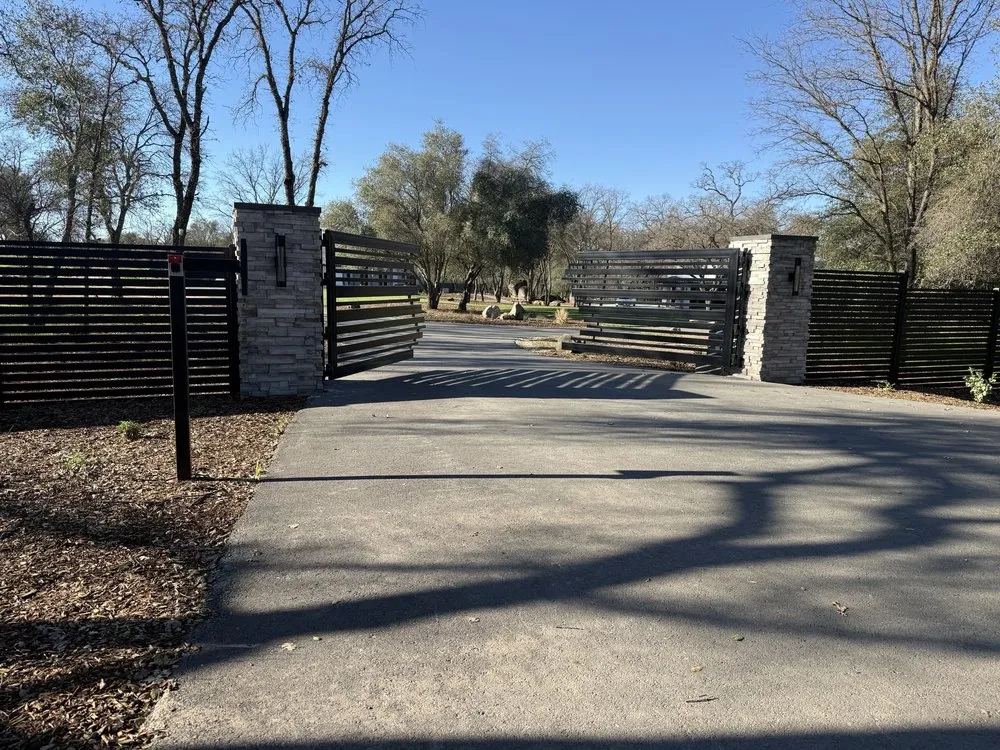 Expert chain link fencing experts serving Loomis, CA - DC Controls