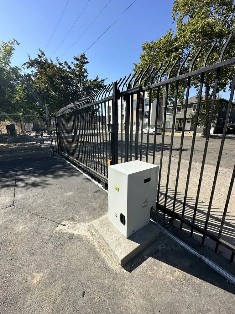 Quality fence repair experts serving Loomis, CA - DC Controls
