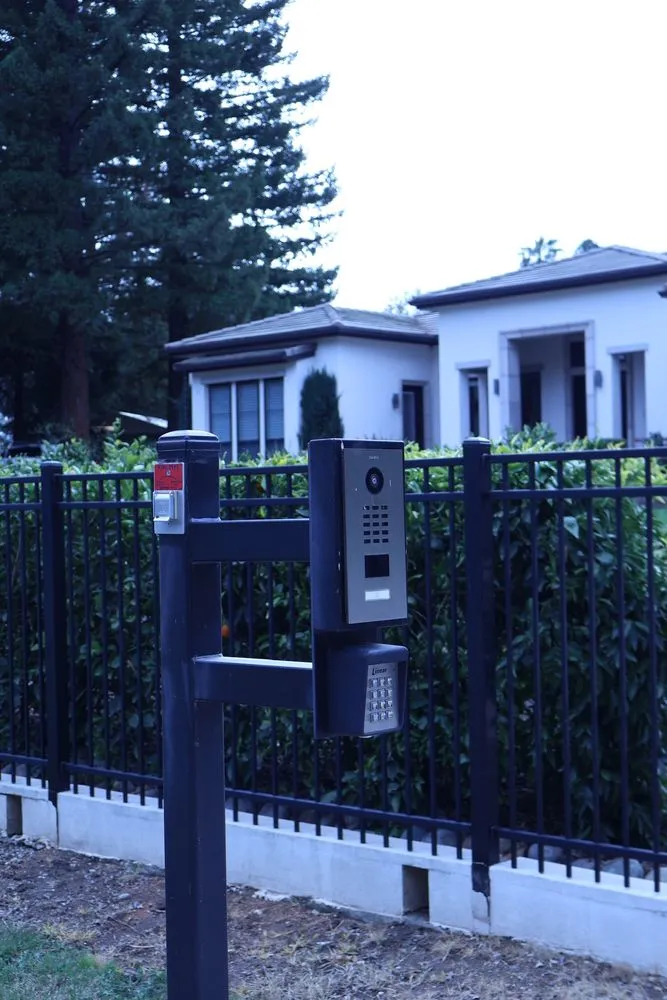Professional vinyl fence installation for homes in Loomis, CA by DC Controls