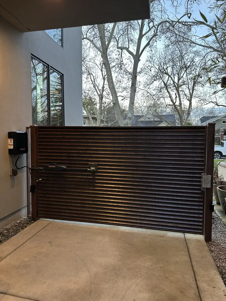 Local vinyl fence installation service in Loomis, CA - DC Controls