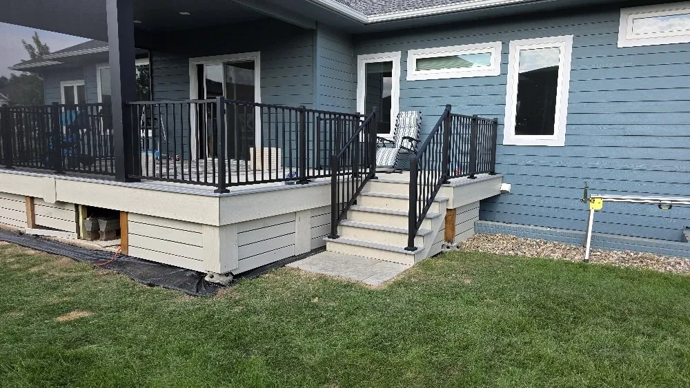 Trusted vinyl fence installation experts serving Sioux Falls, SD - Deck Masters