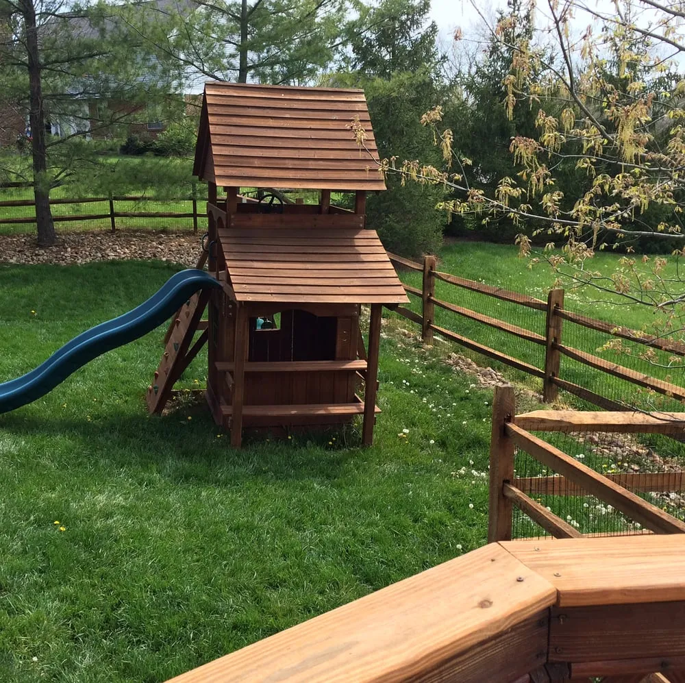 Professional fence repair experts serving Cincinnati, OH - Decktechs