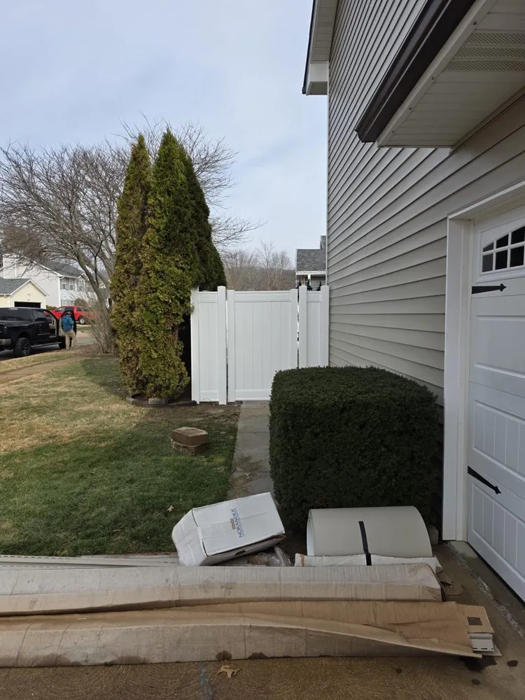 Expert fence repair in Union, MO by Delmain Contracting