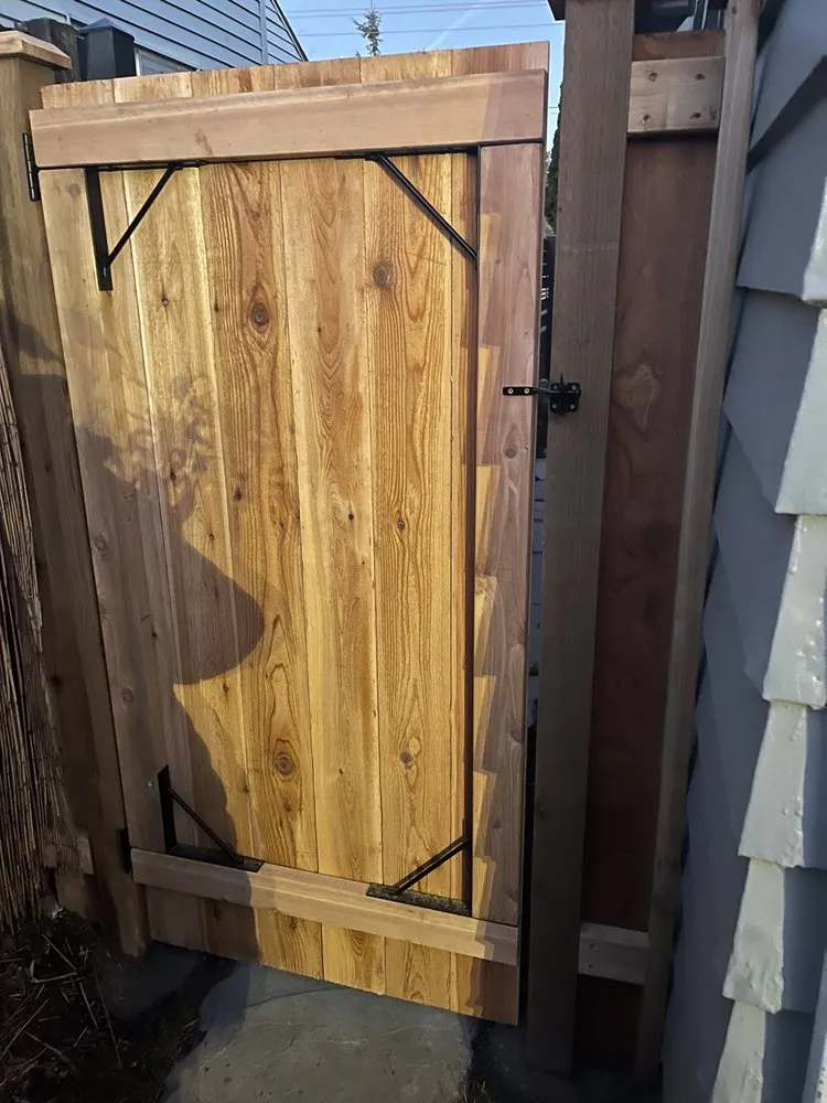 Top-rated fence repair experts serving Seattle, WA - Devoted Construction