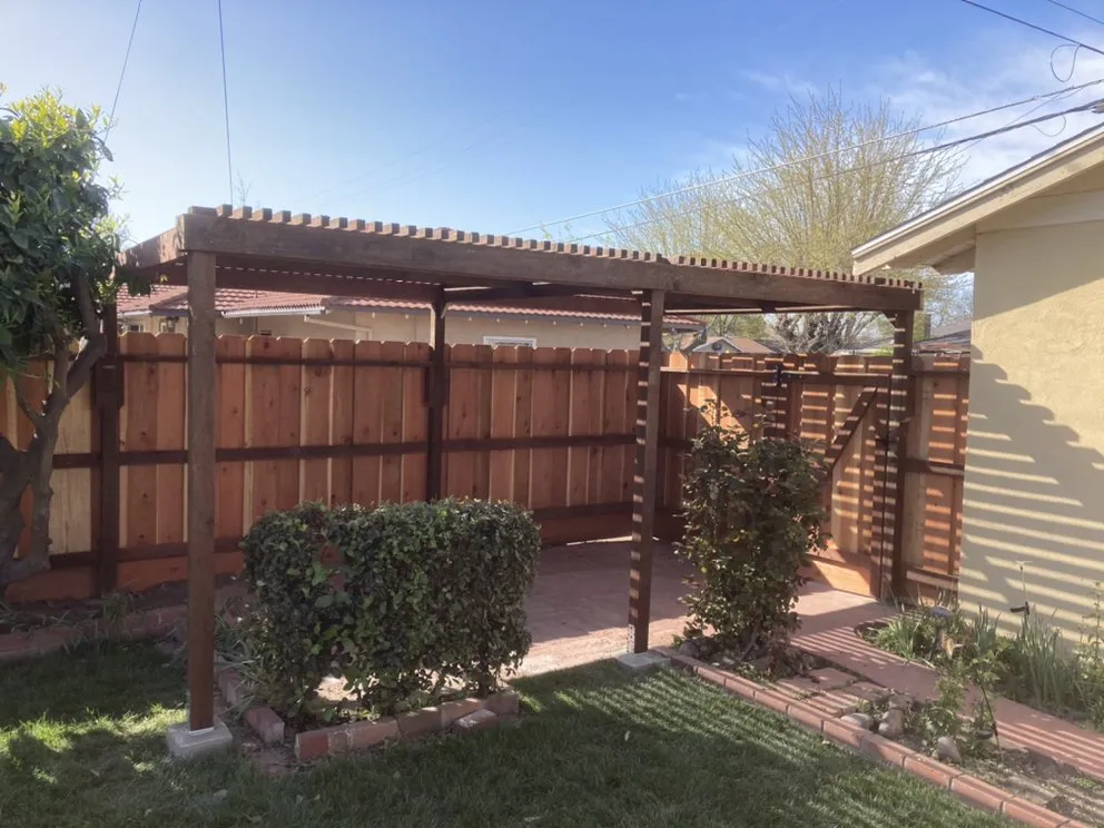 Quality vinyl fence installation service in Modesto, CA - DHS