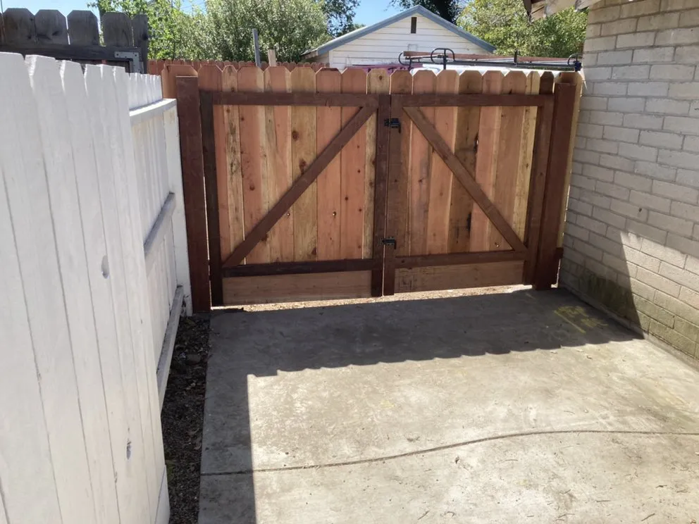 Quality fence installation for homes in Modesto, CA by DHS