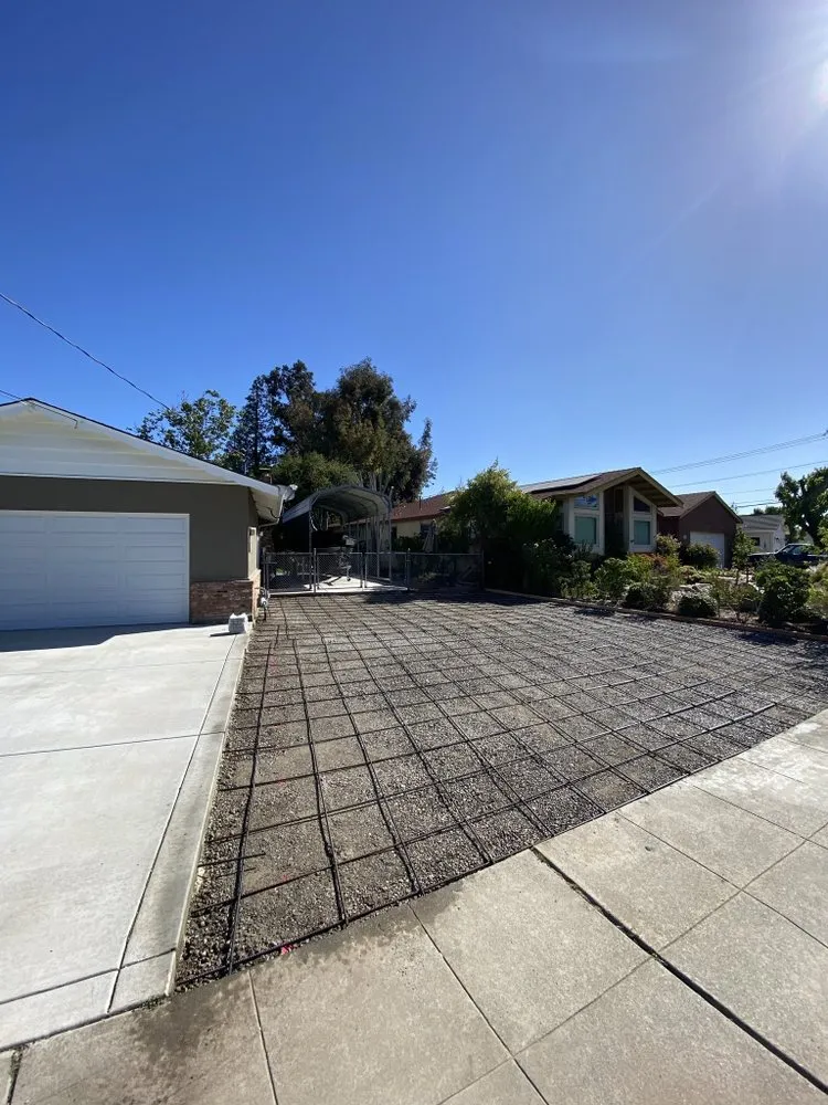 Quality wood fence service for homes in Newark, CA by DLT Services