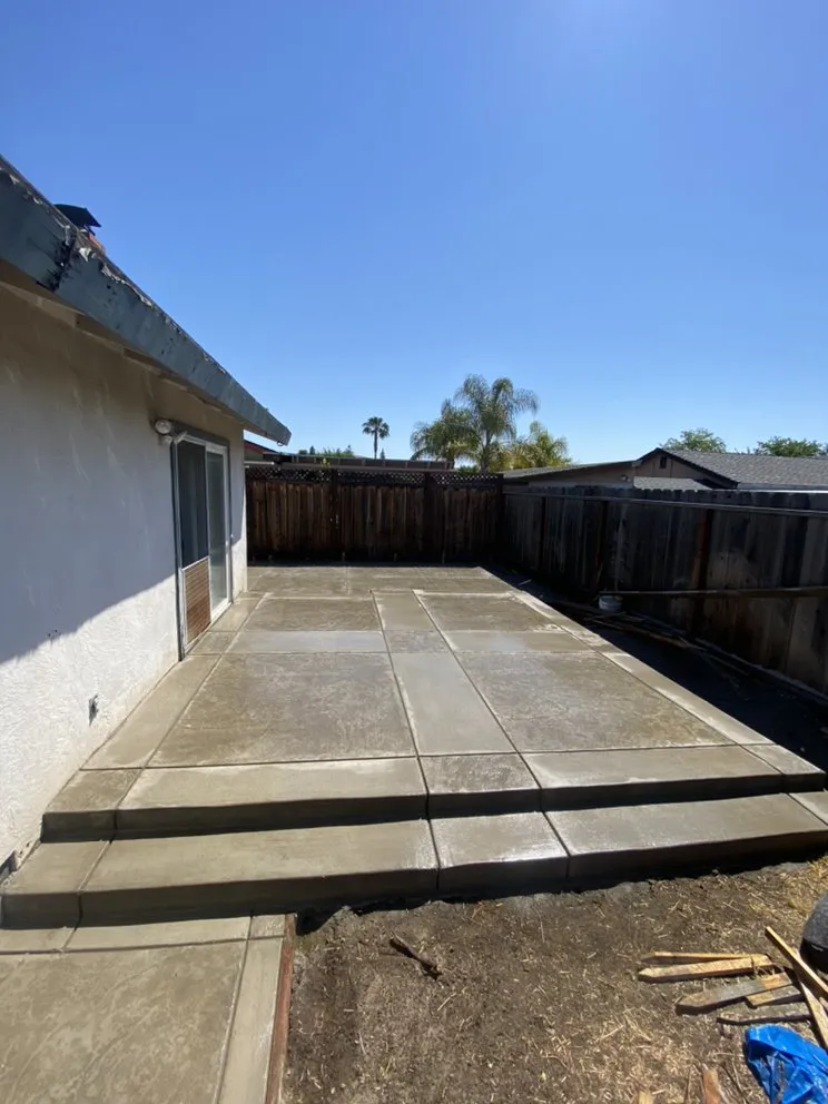 Professional privacy fencing service in Newark, CA - DLT Services